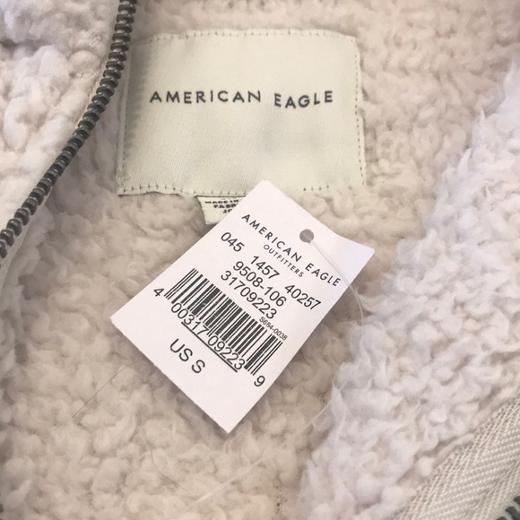 American Eagle 1/4 zip Sherpa - Picture 2 of 7